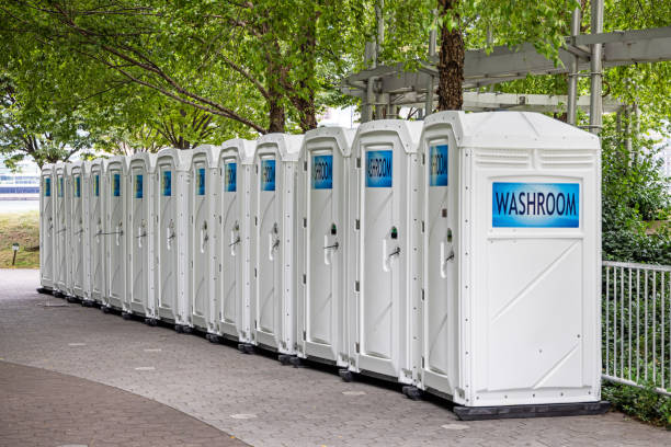 Best Construction site porta potty rental  in Lawrence, IN