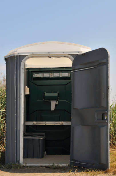 Porta potty delivery and setup in Lawrence, IN